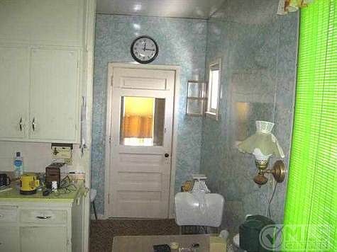 3rd image of 530 E Cloverland Dr
