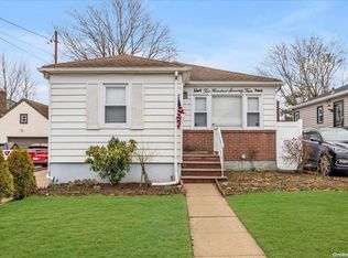 274 Brown St, Valley Stream, NY 11580