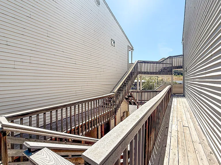 Latah Apartments — Photo 9