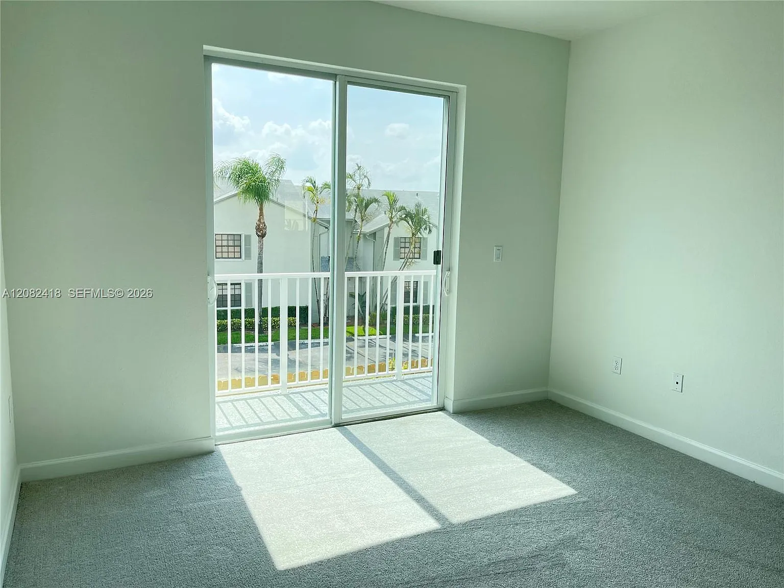 1427 SE 7th Ter — Photo 4