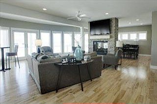 4th image of 66 Lake Shore Dr