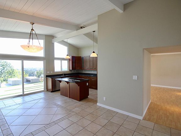 5th image of 4953 Pacifica Dr