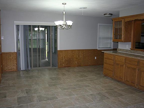 4th image of 3121 Sanders Dr