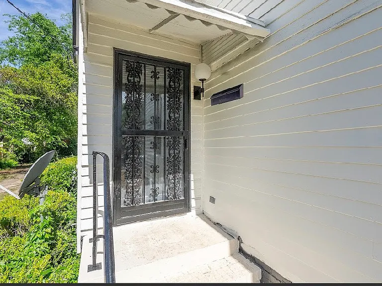 2807 Beacon Ave — Photo 26