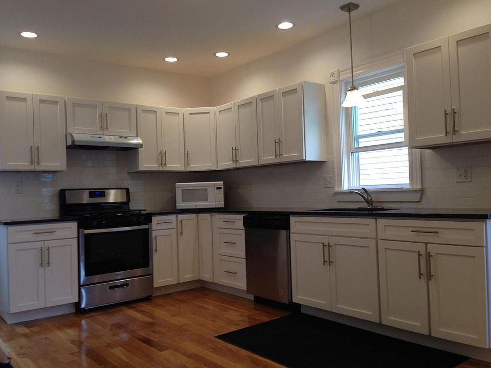 1st image of 143 College Avenue # Second Floor