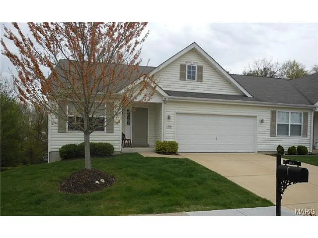 1246 Windcrest Cir photo 1
