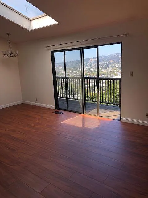 3 bed, 1400 sqft, $3,650 — Photo 2