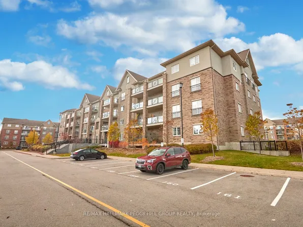 45 Ferndale Dr S #405, Barrie, ON L4N 5W7