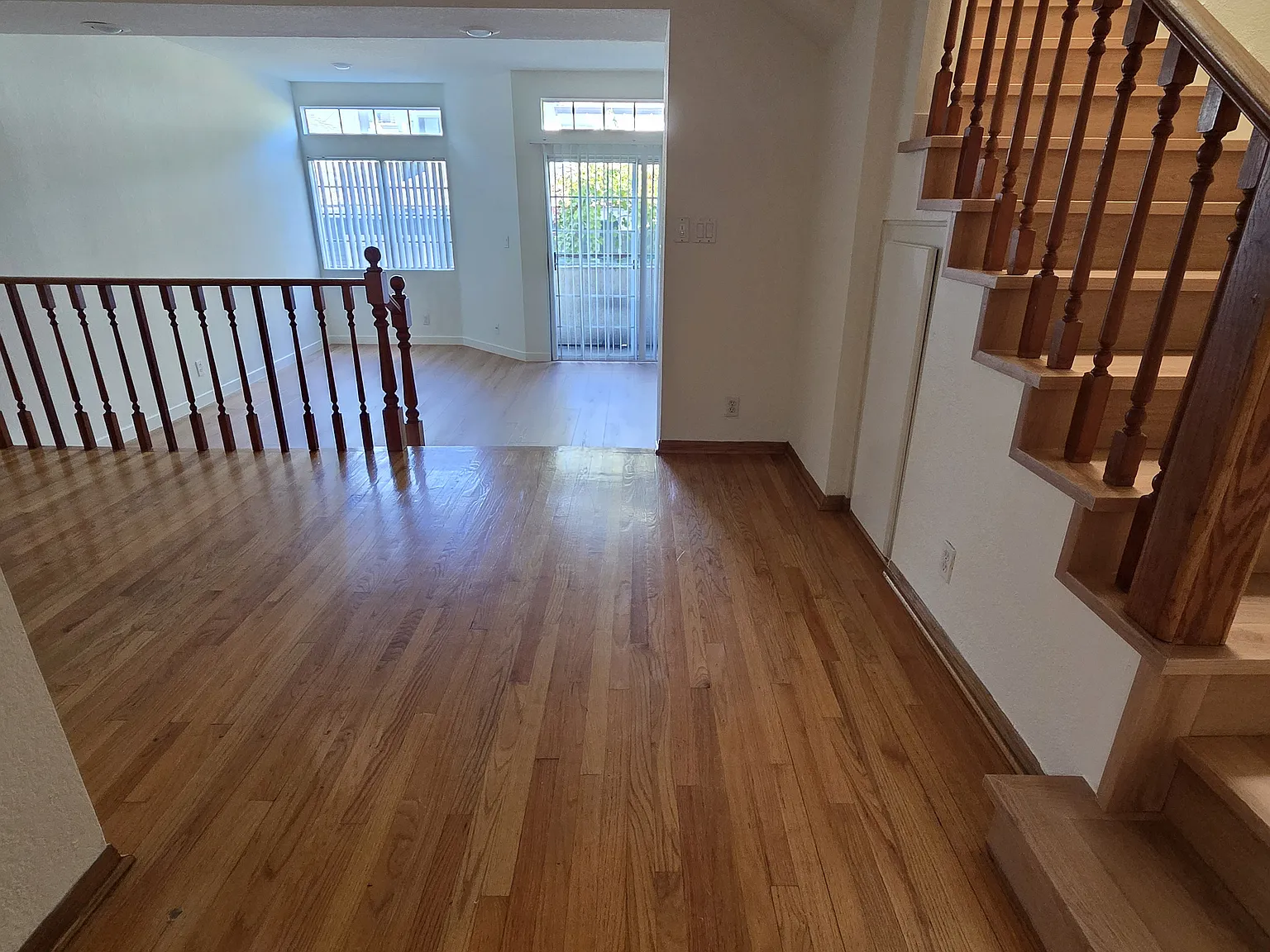 2 bed, 2.5 bath, 1300 sqft, $3,400 — Photo 1