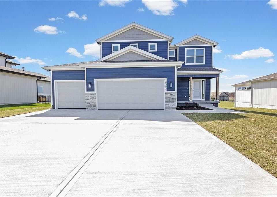 1st image of 18593 W 193rd St