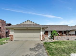 1130 Rockhurst Dr, Lincoln, NE 68510