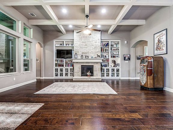 4th image of 983 Woodland Oaks