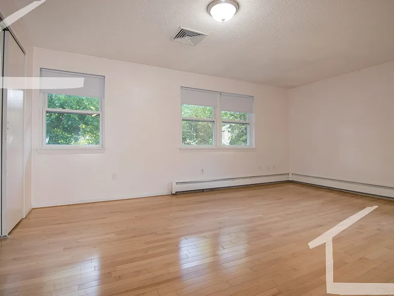 149 Thorndike St #4 — Photo 8