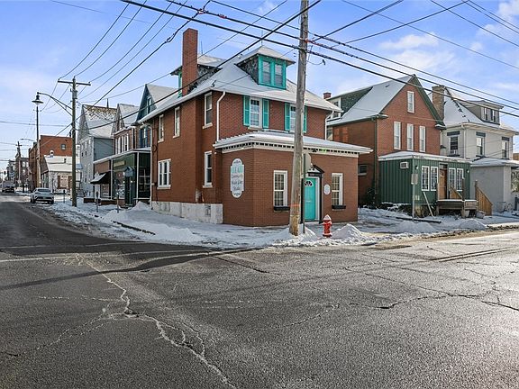 3rd image of 129 N Washington St