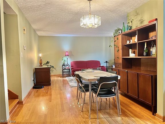 4th image of 531 Narragansett Dr