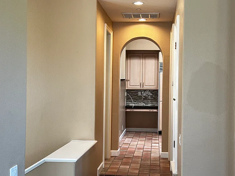 2357 Brookshire Ln — Photo 32