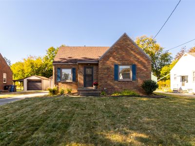 2004 52nd St, Des Moines, IA, 50310