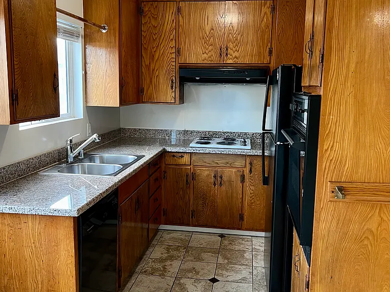 548 Vera Ave #1 — Photo 8