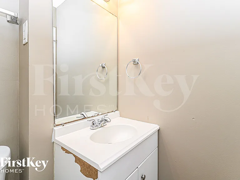 2110 Somerset Dr — Photo 13