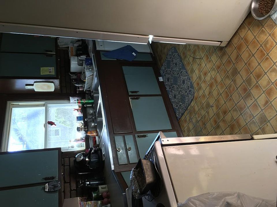 1st image of 48 Holly Dr