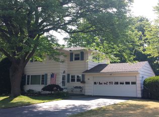 31 Rock Hill Rd, Rochester, NY 14618