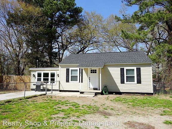 2nd image of 252 Leonard St