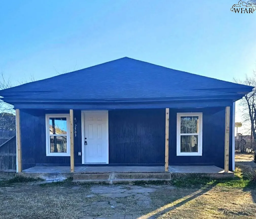 3 bed, 2.0 bath, 1156 sqft, $1,300 — Photo 2