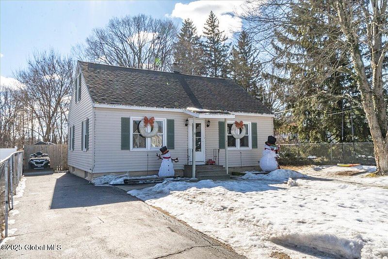 2nd image of 15 Pfeil Avenue