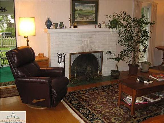 4th image of 330 E Southlawn Ave