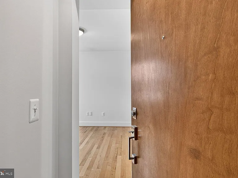 809 Otis Pl NW #104 — Photo 4