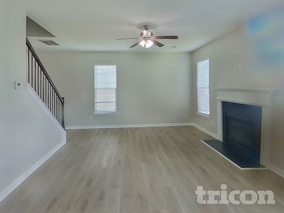 3rd image of 2203 Jenny Dr