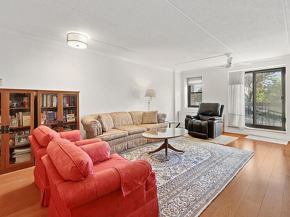 4th image of 1376 Midland Ave APT 509