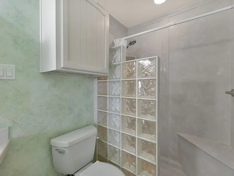 35 Lakeview Vlg — Photo 17