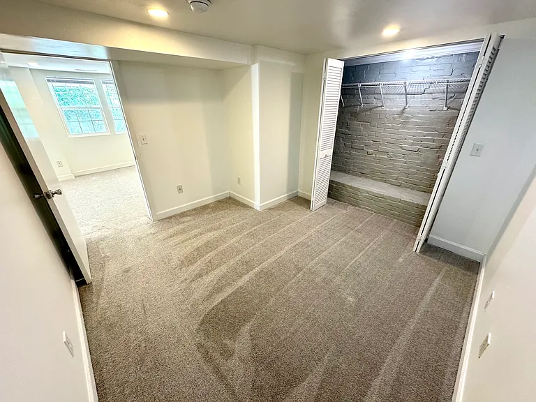 567 Whispering Hills Dr #B — Photo 14