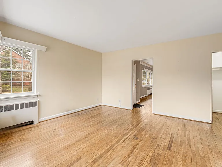 100 Lakeshore Dr — Photo 17