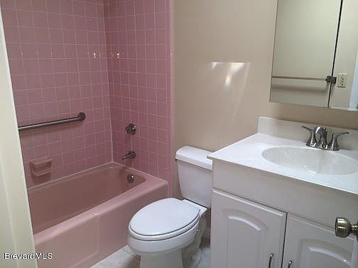 4th image of 2611 Plantation Dr