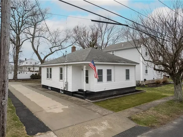 37 Austin Ave, East Providence, RI 02914
