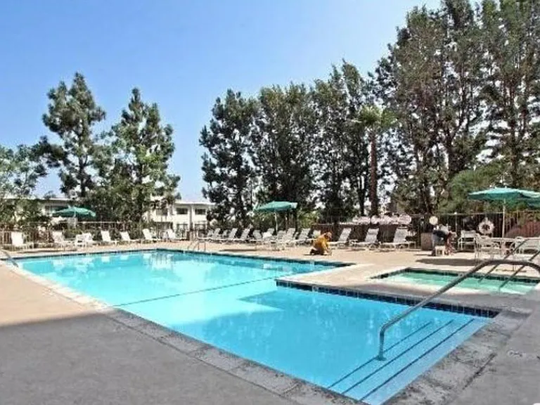 100 S Doheny Dr #523 — Photo 17