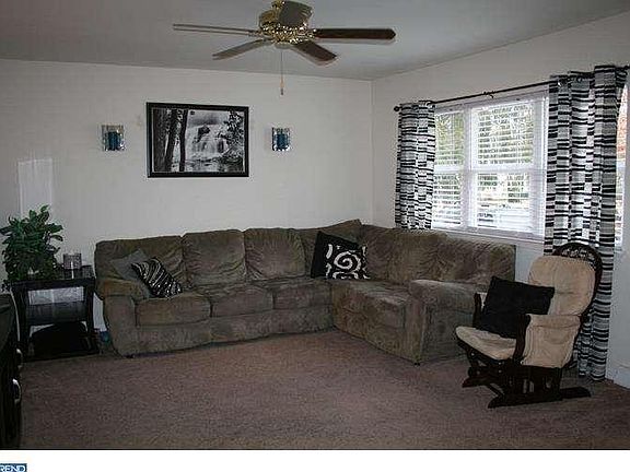 5th image of 37 Bobolink Blvd