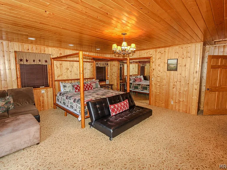 46784 Pioneertown Rd — Photo 33
