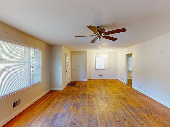 4th image of 305 Cannon Dr