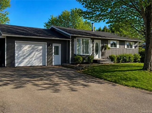 151 Saint John St, Woodstock, NB E7M 2T9