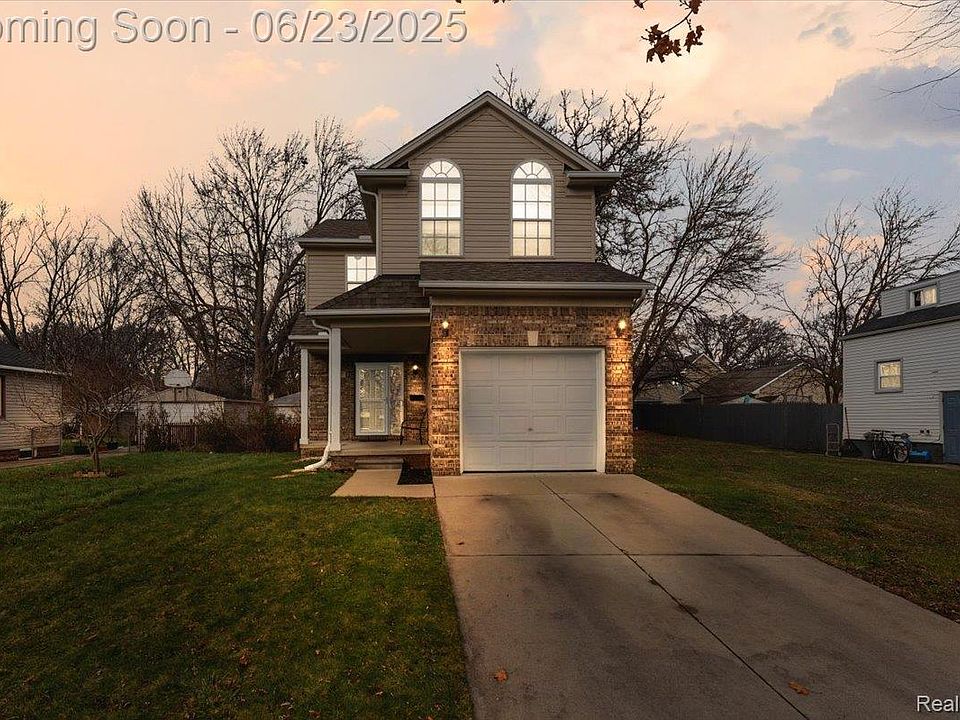 1st image of 417 E Bernhard Ave