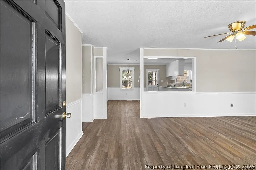 4 bed, 2.0 bath, 1910 sqft, $1,800 — Photo 2