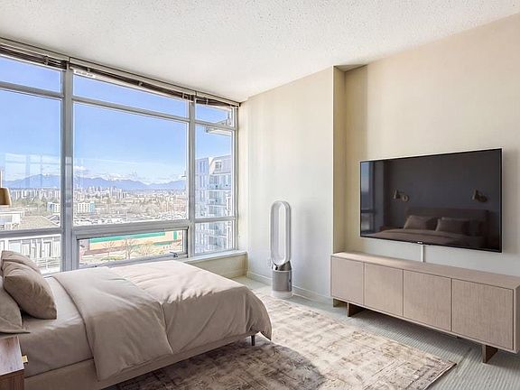 3rd image of 8288 Lansdowne Rd #1701