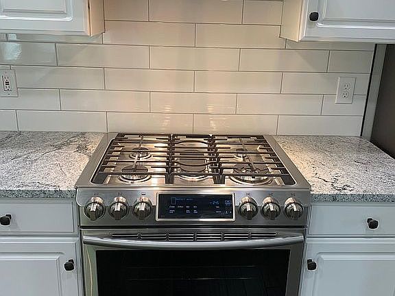 3rd image of 10616 Eagles View Dr