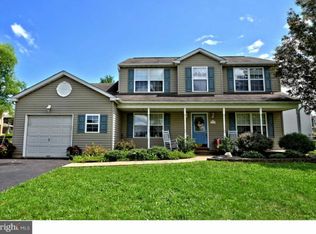 102 Parkside Dr, Dublin, PA 18917