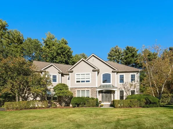 7 Pettees Pond Ln, Walpole, MA 02081