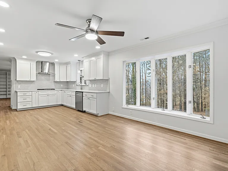 1504 Homestead Rd — Photo 27