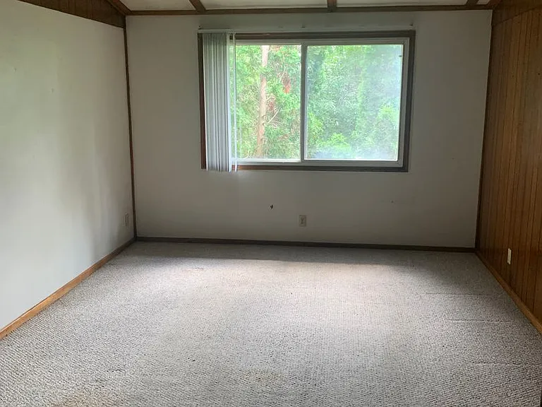 1004 W Campus Dr — Photo 3